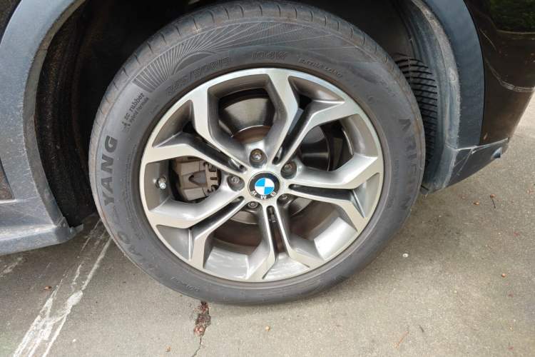 Used BMW X3 2014 xDrive20i X Design Package Right Front Wheel Hub