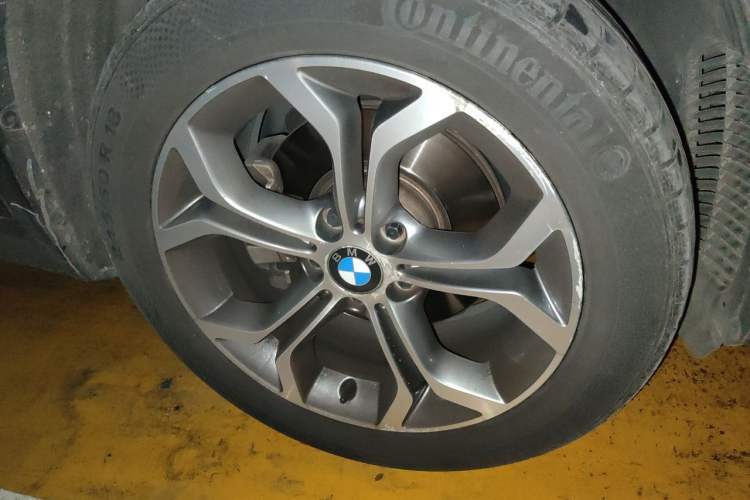 Used BMW X3 2014 xDrive20i X Design Package Right Front Wheel Hub