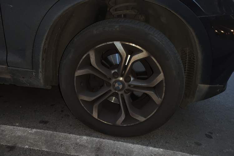 Used BMW X3 2014 xDrive20i X Design Package Right Front Wheel Hub