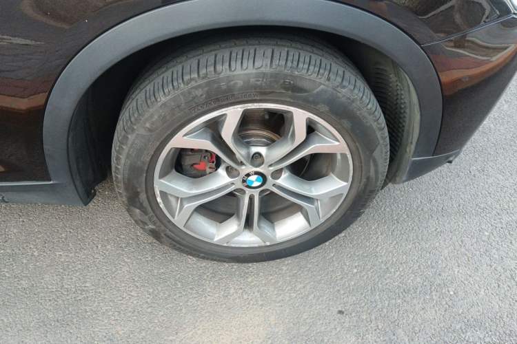 Used BMW X3 2014 xDrive20i X Design Package Right Front Wheel Hub