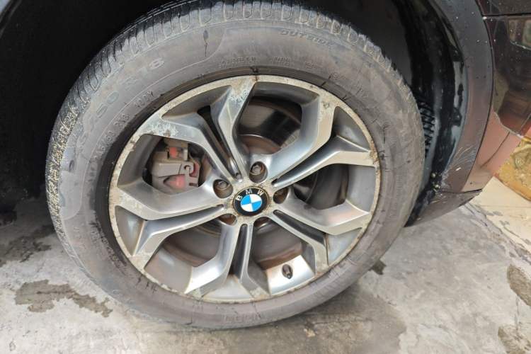 Used BMW X3 2014 xDrive20i X Design Package Right Front Wheel Hub