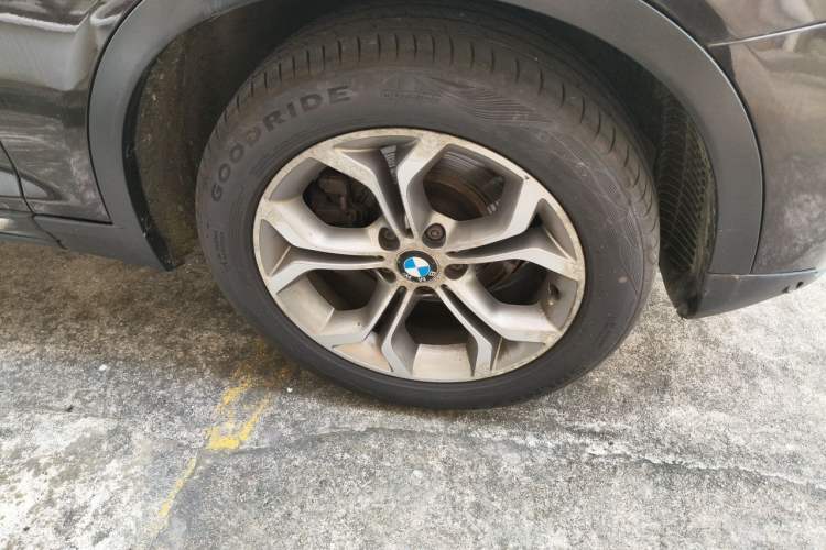 Used BMW X3 2014 xDrive20i X Design Package Right Front Wheel Hub