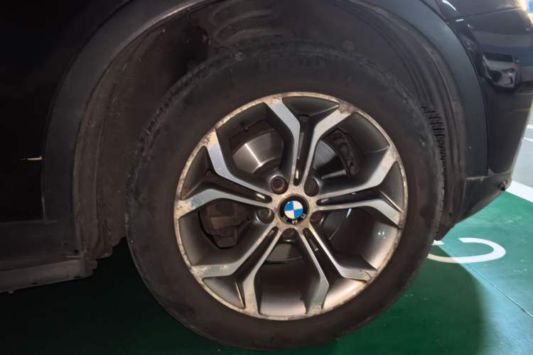 Used BMW X3 2014 xDrive20i X Design Package Right Front Wheel Hub
