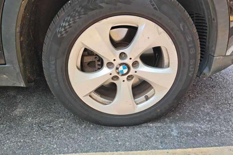 Used BMW X3 2014 xDrive20i Leading Model Right Front Wheel Hub