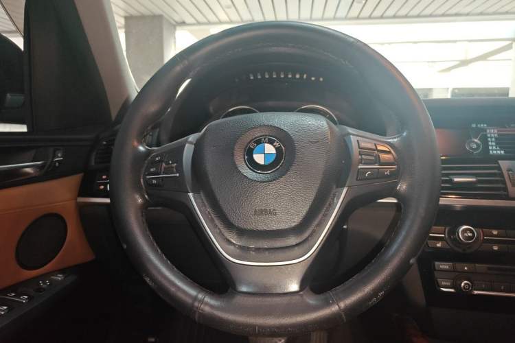 Used BMW X3 2014 xDrive20i X Design Package Steering Wheel