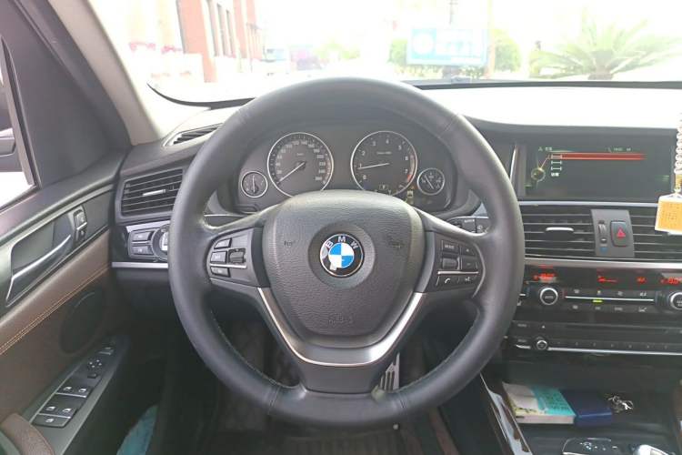 Used BMW X3 2014 xDrive20i X Design Package Steering Wheel