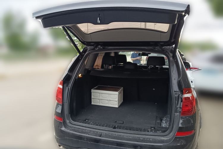 Used BMW X3 2014 xDrive20i Leading Model Trunk