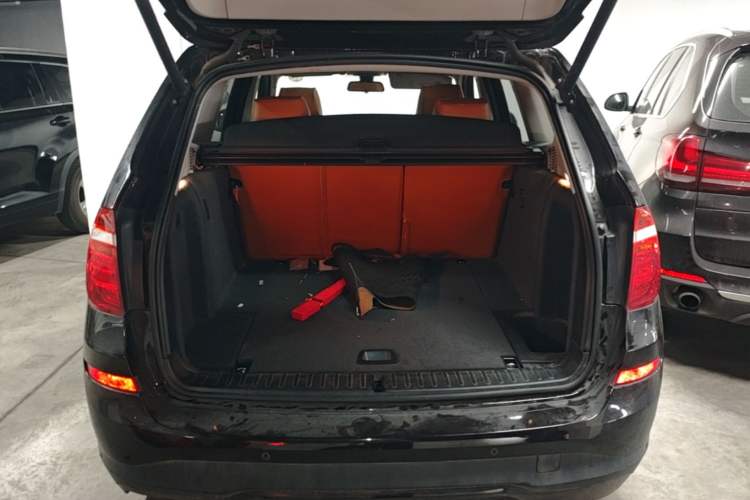 Used BMW X3 2014 xDrive20i Leading Model Trunk