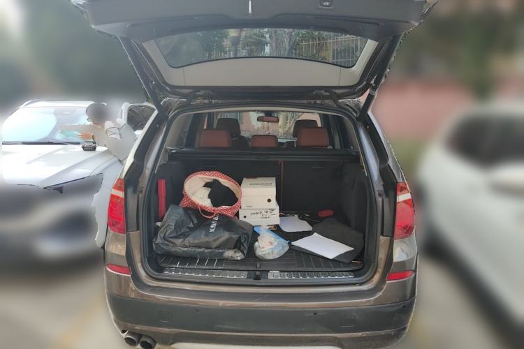 Used BMW X3 2014 xDrive28i Leading Model Trunk