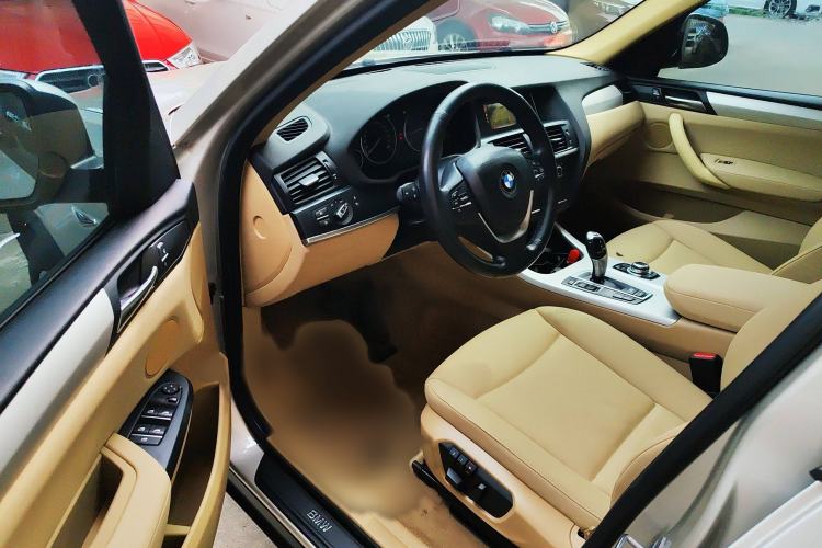 Used BMW X3 2014 xDrive20i Leading Model Interior 3