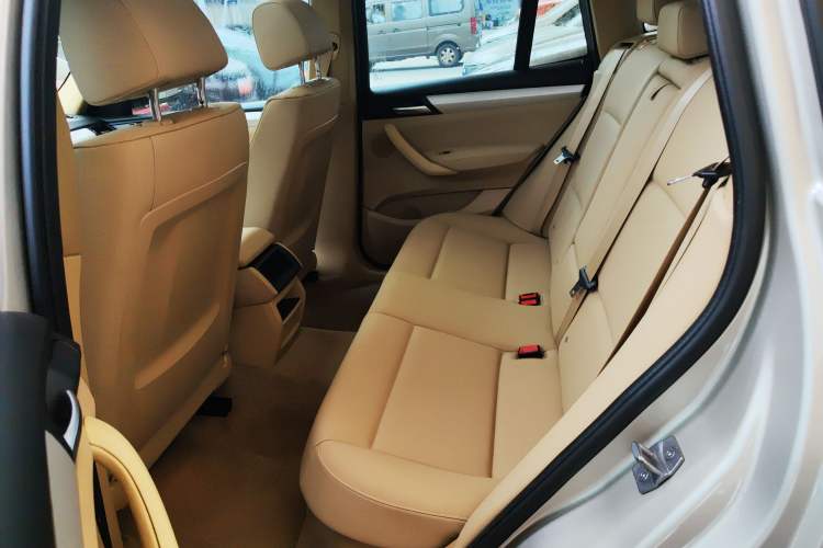 Used BMW X3 2014 xDrive20i Leading Model Interior 4