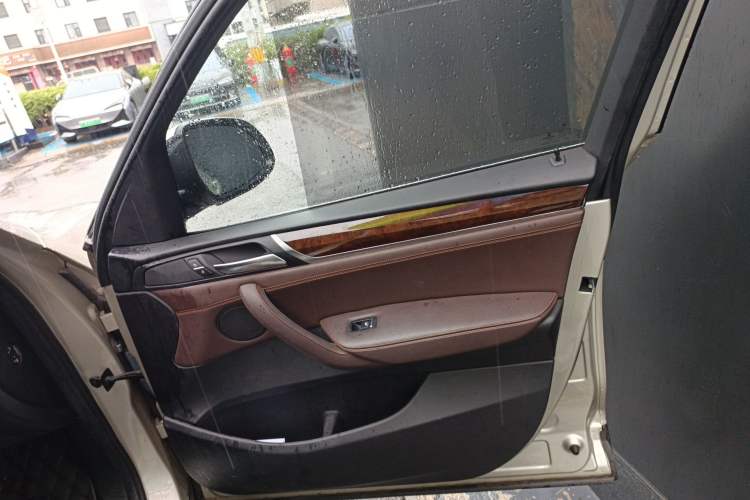 Used BMW X3 2014 xDrive20i X Design Package Interior 5
