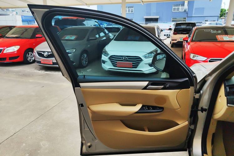 Used BMW X3 2014 xDrive20i Leading Model Interior 7