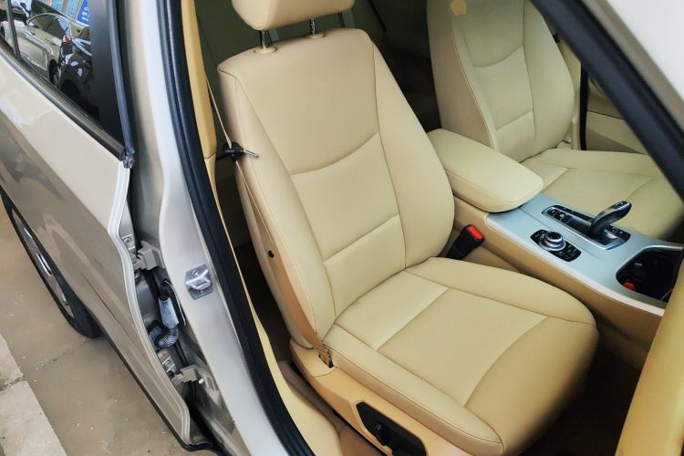 Used BMW X3 2014 xDrive20i Leading Model Right Front Seat