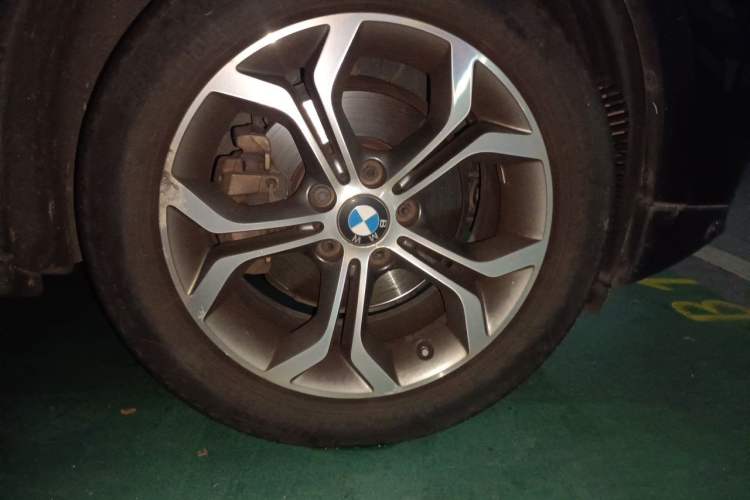 Used BMW X3 2014 xDrive20i X Design Package Right Front Wheel Hub