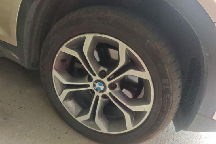 Used BMW X3 2014 xDrive20i X Design Package Right Front Wheel Hub