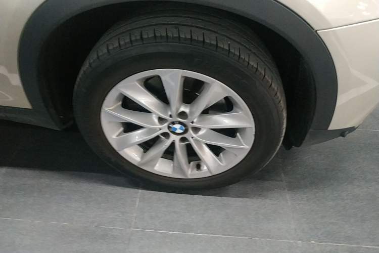 Used BMW X3 2014 xDrive20i X Design Package Right Front Wheel Hub