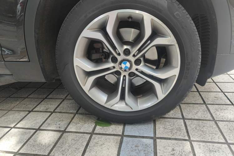 Used BMW X3 2014 xDrive20i X Design Package Right Front Wheel Hub