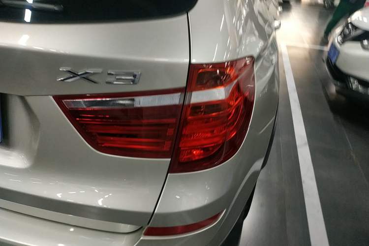 Used BMW X3 2014 xDrive20i X Design Package Right Rear Taillight