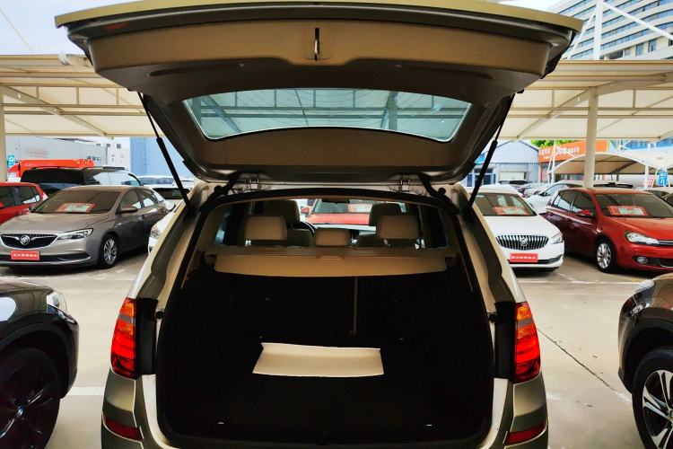 Used BMW X3 2014 xDrive20i Leading Model Trunk