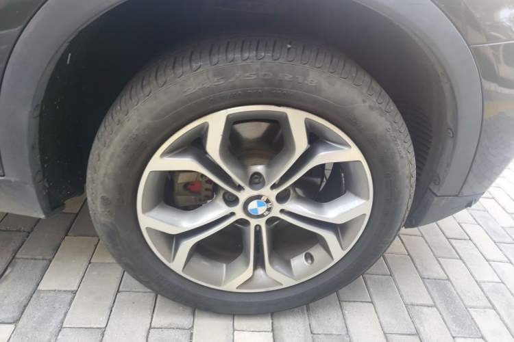 Used BMW X3 2014 xDrive20i X Design Package Right Front Wheel Hub
