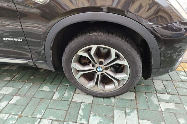 Used BMW X3 2014 xDrive20i X Design Package Right Front Wheel Hub