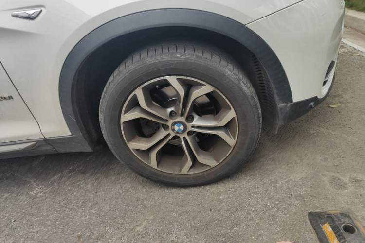 Used BMW X3 2014 xDrive20i X Design Package Right Front Wheel Hub