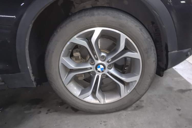 Used BMW X3 2014 xDrive20i X Design Package Right Front Wheel Hub