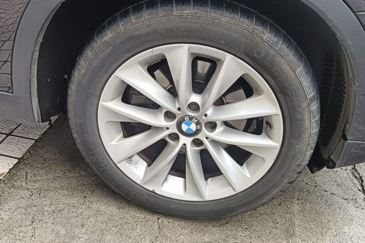 Used BMW X3 2014 xDrive20i X Design Package Right Front Wheel Hub