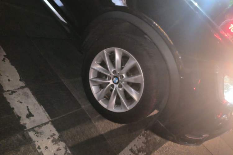 Used BMW X3 2014 xDrive20i X Design Package Right Front Wheel Hub