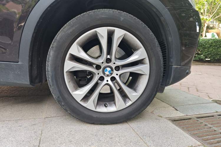 Used BMW X3 2014 xDrive28i X Design Package Right Front Wheel Hub