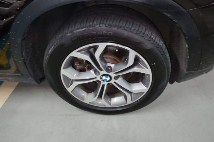 Used BMW X3 2014 xDrive20i X Design Package Right Front Wheel Hub