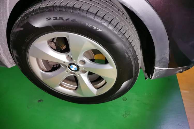 Used BMW X3 2014 xDrive20i Leading Model Right Front Wheel Hub