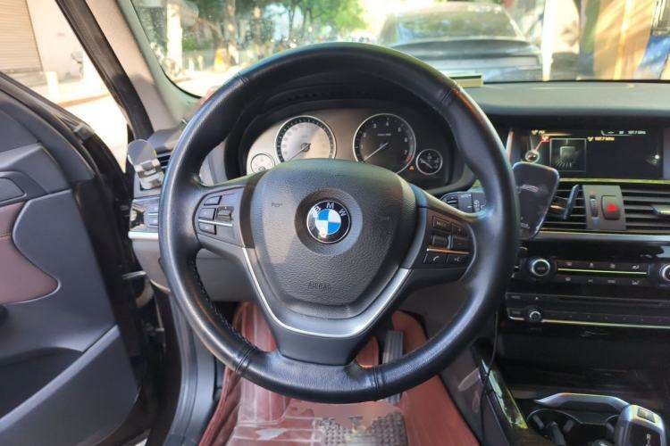 Used BMW X3 2014 xDrive28i X Design Package Steering Wheel