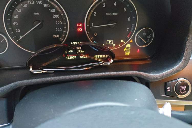 Used BMW X3 2014 xDrive20i Leading Model Odometer Close Up