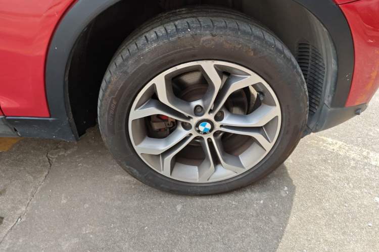 Used BMW X3 2014 xDrive20i X Design Package Right Front Wheel Hub
