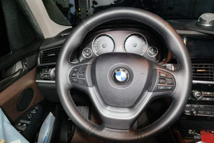 Used BMW X3 2014 xDrive20i X Design Package Steering Wheel