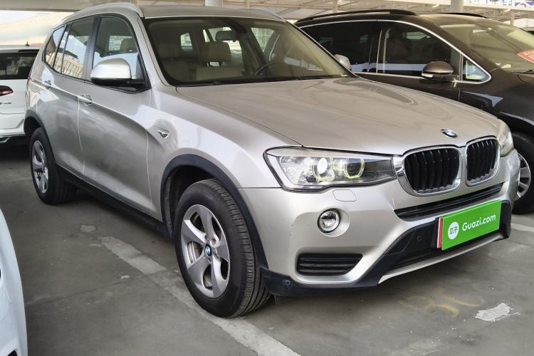 Used BMW X3 2014 xDrive20i Leading Model Front Right 45 Deg