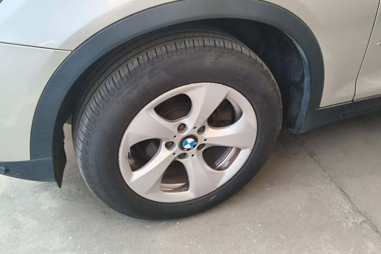 Used BMW X3 2014 xDrive20i Leading Model Left Front Wheel Hub