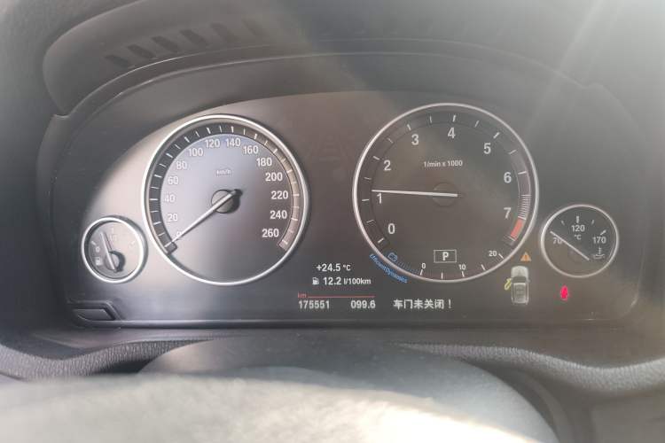 Used BMW X3 2014 xDrive20i Leading Model Odometer Close Up