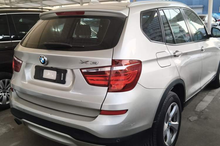 Used BMW X3 2014 xDrive20i Leading Model Rear Right 45 Deg