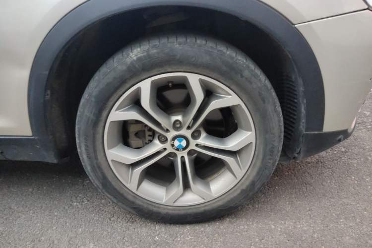 Used BMW X3 2014 xDrive20i X Design Package Right Front Wheel Hub
