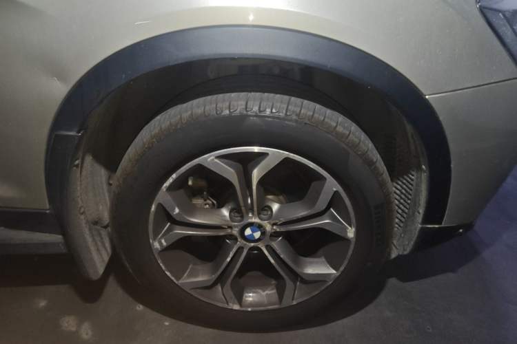 Used BMW X3 2014 xDrive20i X Design Package Right Front Wheel Hub