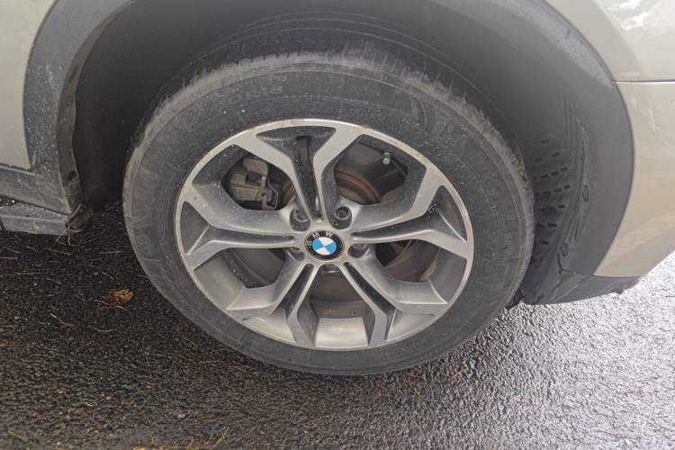 Used BMW X3 2014 xDrive20i X Design Package Right Front Wheel Hub