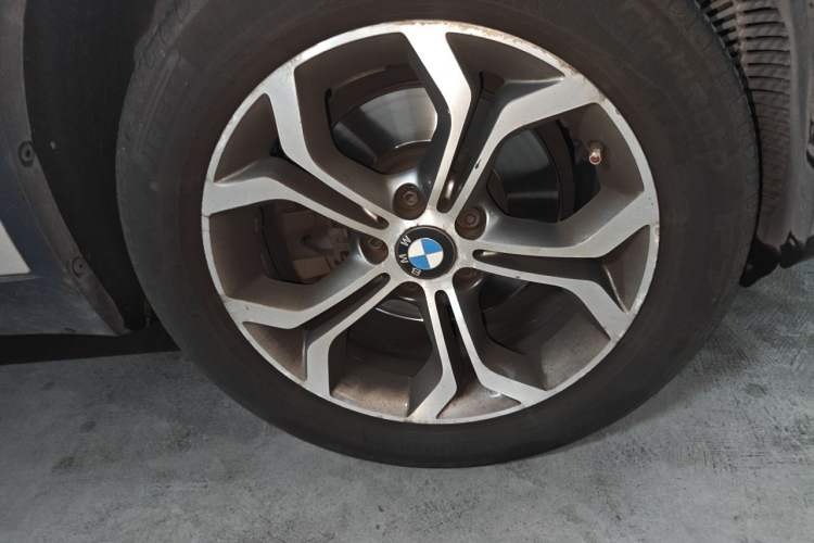 Used BMW X3 2014 xDrive28i X Design Package Right Front Wheel Hub