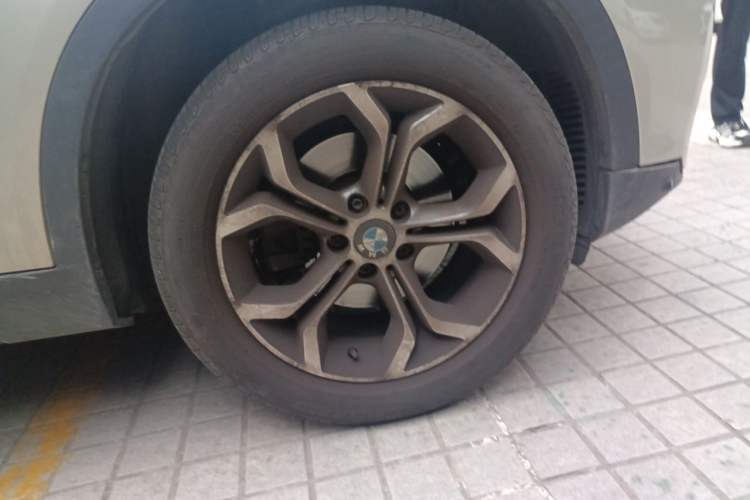 Used BMW X3 2014 xDrive20i X Design Package Right Front Wheel Hub