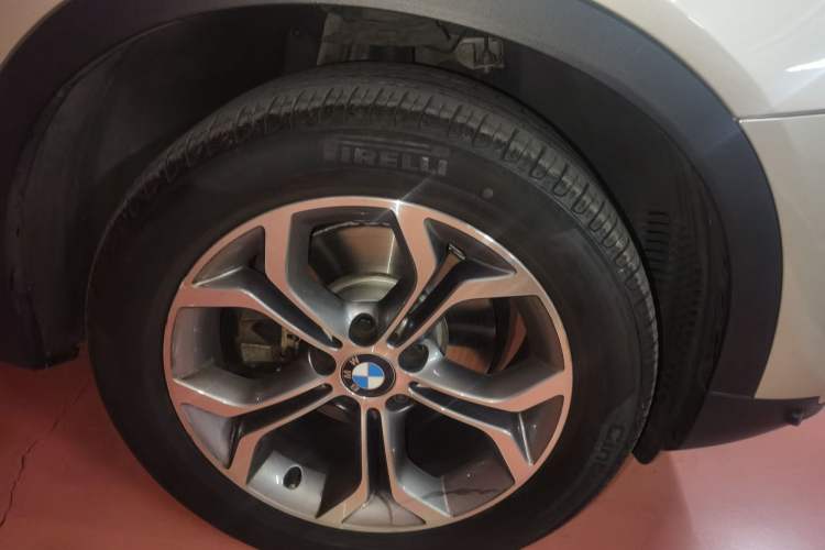 Used BMW X3 2014 xDrive20i X Design Package Right Front Wheel Hub