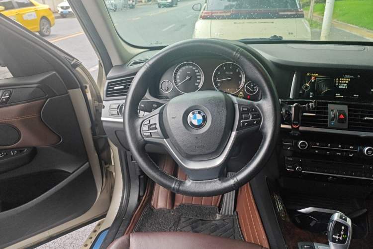 Used BMW X3 2014 xDrive20i X Design Package Steering Wheel
