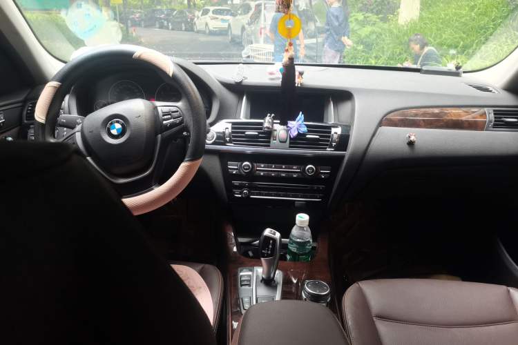 Used BMW X3 2014 xDrive20i Leading Model Center Console