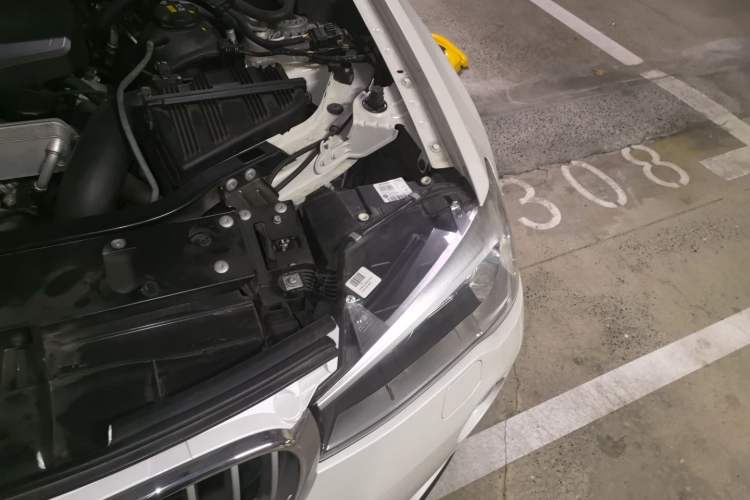 Used BMW X3 2014 xDrive20i X Design Package Engine Bay Left